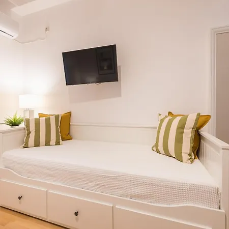 At Megaro Mousikis St Semi Basement 1bed 2 Pers Apartment *