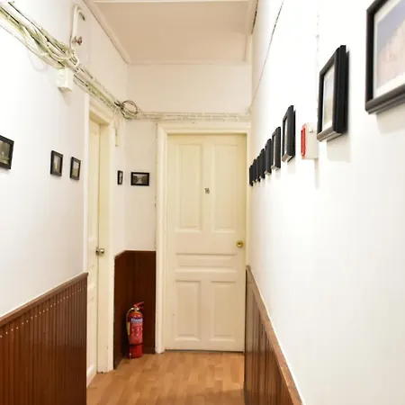Hostel Zorbas *