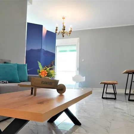 3bd Next To Metro Luxury Athens