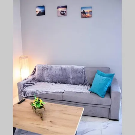 3bd Next To Metro Luxury