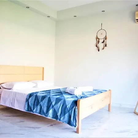 3bd Next To Metro Luxury *
