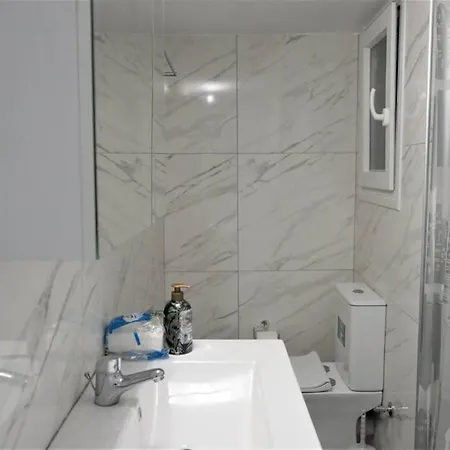 3bd Next To Metro Luxury Apartment