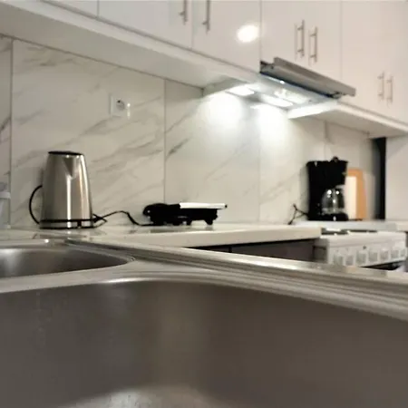 3bd Next To Metro Luxury Athens