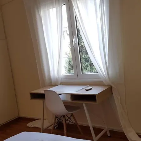 Blue - Center, 4 Bd, 2 Bath * Athens