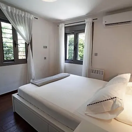 Holiday home Riviera Luxury House With Sunny Backyard
