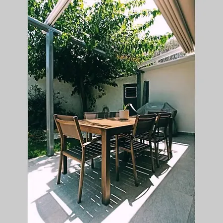 Riviera Luxury House With Sunny Backyard *