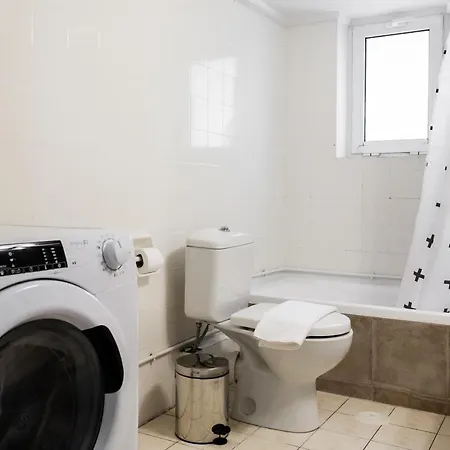 Pleasant 2br Near Helexpo By Upstreet Apartment