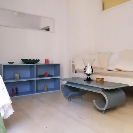 Experience An Easy Living Place Downtown In Apartment *