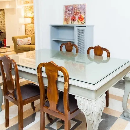 Apartment Chic Charming Apt. *