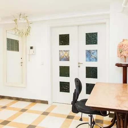Apartment Chic Charming Apt. Athens