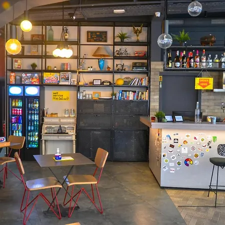 Hub Hostal *