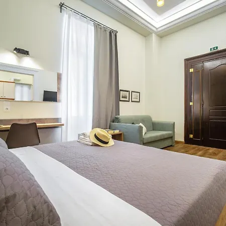 Karma Aparthotel *