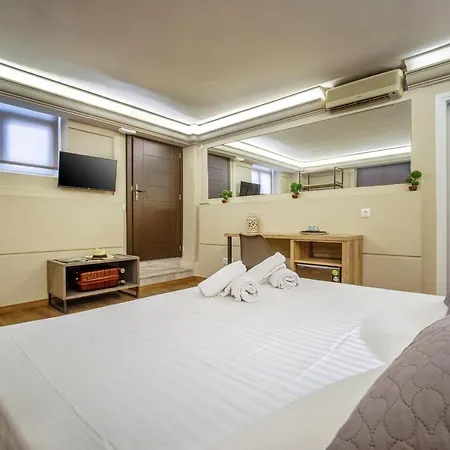 Karma Aparthotel *