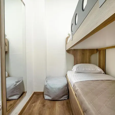 Aparthotel Karma *