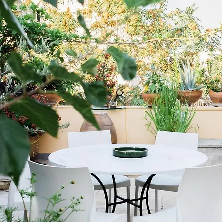 Stylish, Basement With Roof Access - Ep9b Athens