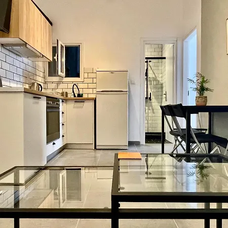 Boutique Two Bedrooms Apartment *