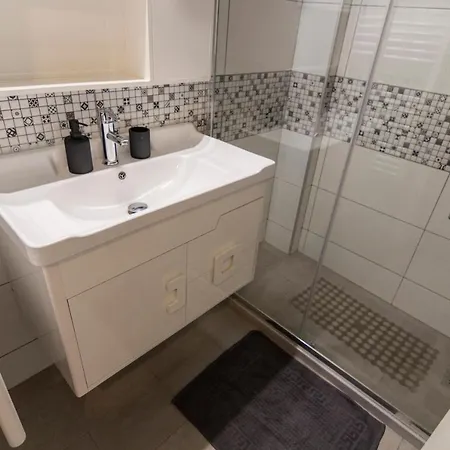 Luxury 10' From The Center! Apartment Athens