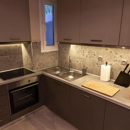 Luxury 10' From The Center! *