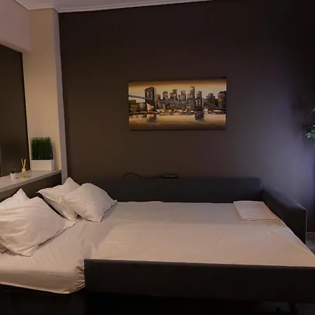Luxury 10' From The Center! * Athens