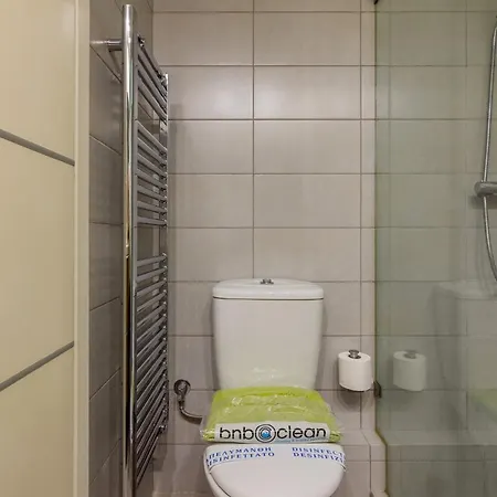 Bright Flat For 4 Near The Subway Athens
