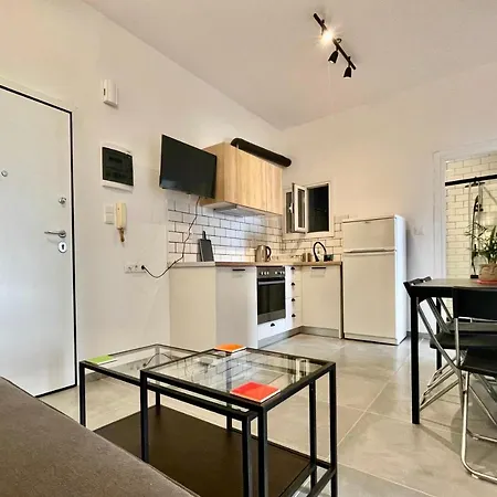 Boutique Two Bedrooms Apartment *