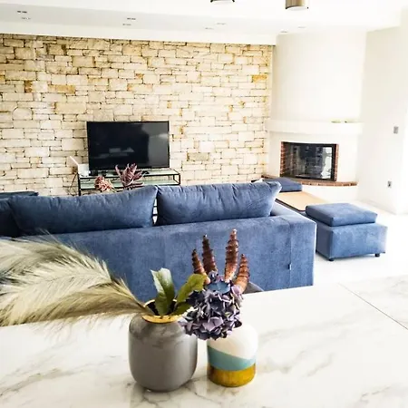 1, Kotzia Str. & Poseidonos Avenue, Alimos Apartment *
