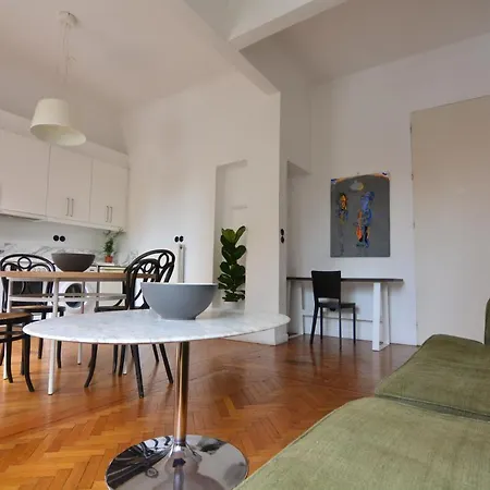 Apartment Bauhaus Building With Green Roof Top Terrace - Ep16