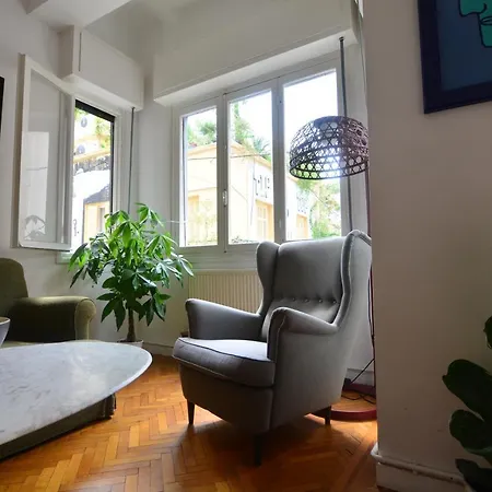 Apartment Bauhaus Building With Green Roof Top Terrace - Ep16