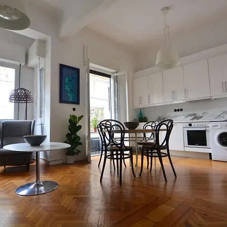 Bauhaus Building With Green Roof Top Terrace - Ep16 Apartment