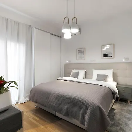 Pagrati Stunning αpartment 1 By Gianttrip