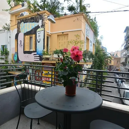 Bauhaus Building With Green Roof Top Terrace - Ep16 Apartment