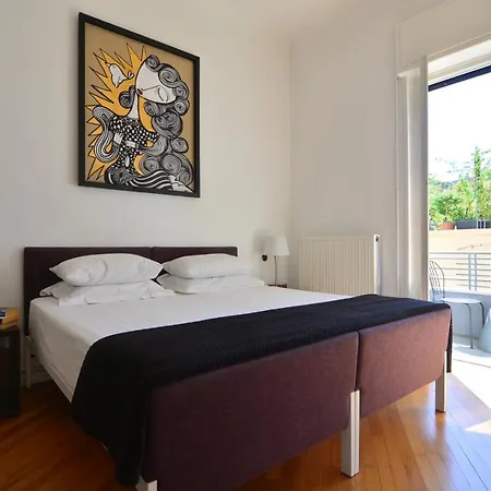 Bauhaus Building With Green Roof Top Terrace - Ep16 Apartment