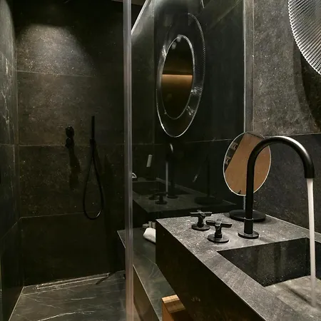 Nikiou Luxury Hotel
