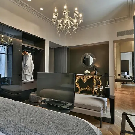 Nikiou Luxury Hotel