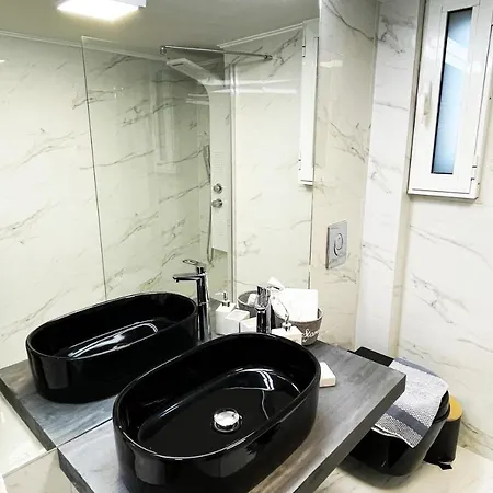 Park Minimal Apartment Athens