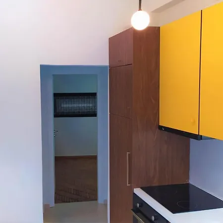 Stylish, Modern In Centre. *