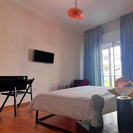 Apartment Stylish, Modern In Centre. *