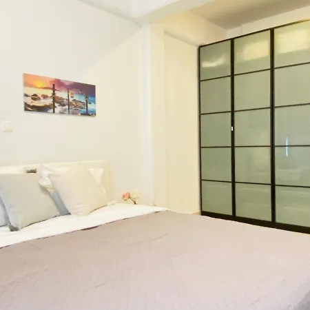 Cozy Near Sea Apartment Athens