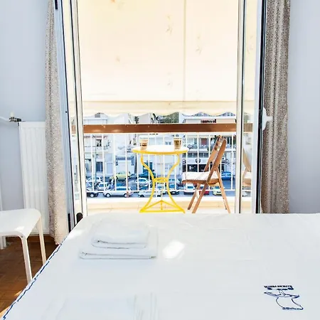 Quiet, Comfy With Balcony Near To Metro! Apartment *
