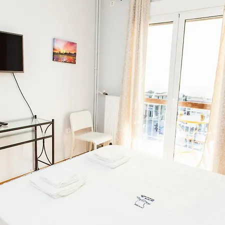Quiet, Comfy With Balcony Near To Metro! Apartment
