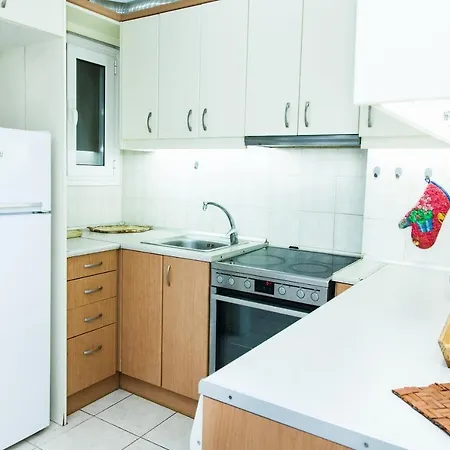 Quiet, Comfy With Balcony Near To Metro! *
