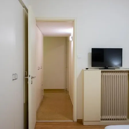 Two Bedroom In Syntagma - Ermou Area Apartment *