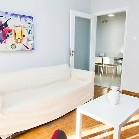 Apartment Quiet, Comfy With Balcony Near To Metro! Athens