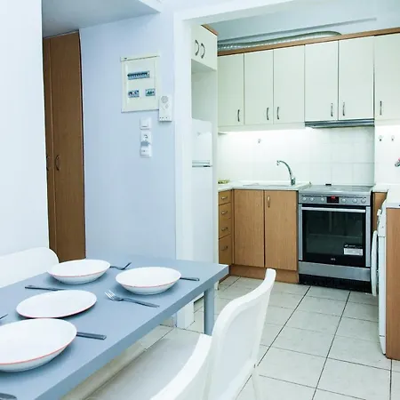 Apartment Quiet, Comfy With Balcony Near To Metro!