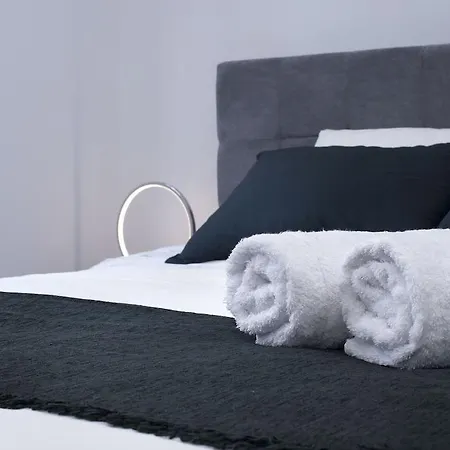 Apartment Koukaki, A Modern, Newly Refurbished Athens
