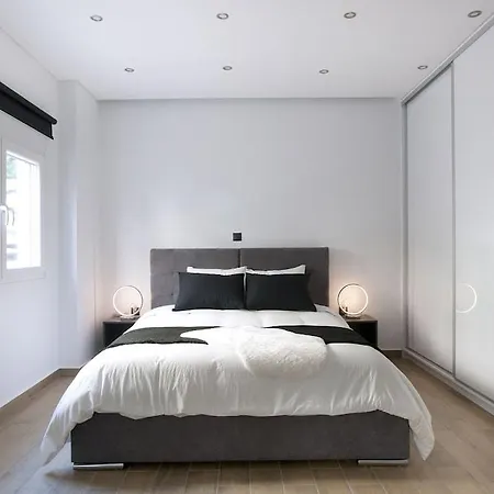 Koukaki, A Modern, Newly Refurbished Apartment Athens
