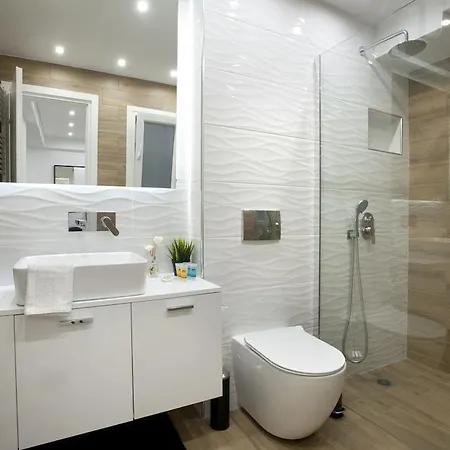 Koukaki, A Modern, Newly Refurbished