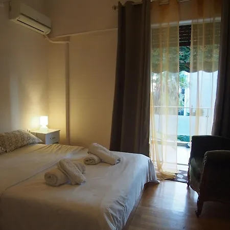 Homely @acropolis Museum Apartment