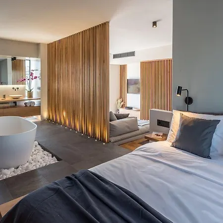 Hub Luxury Living In Apartment Athens