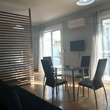 Apartment Life In Heart Athens